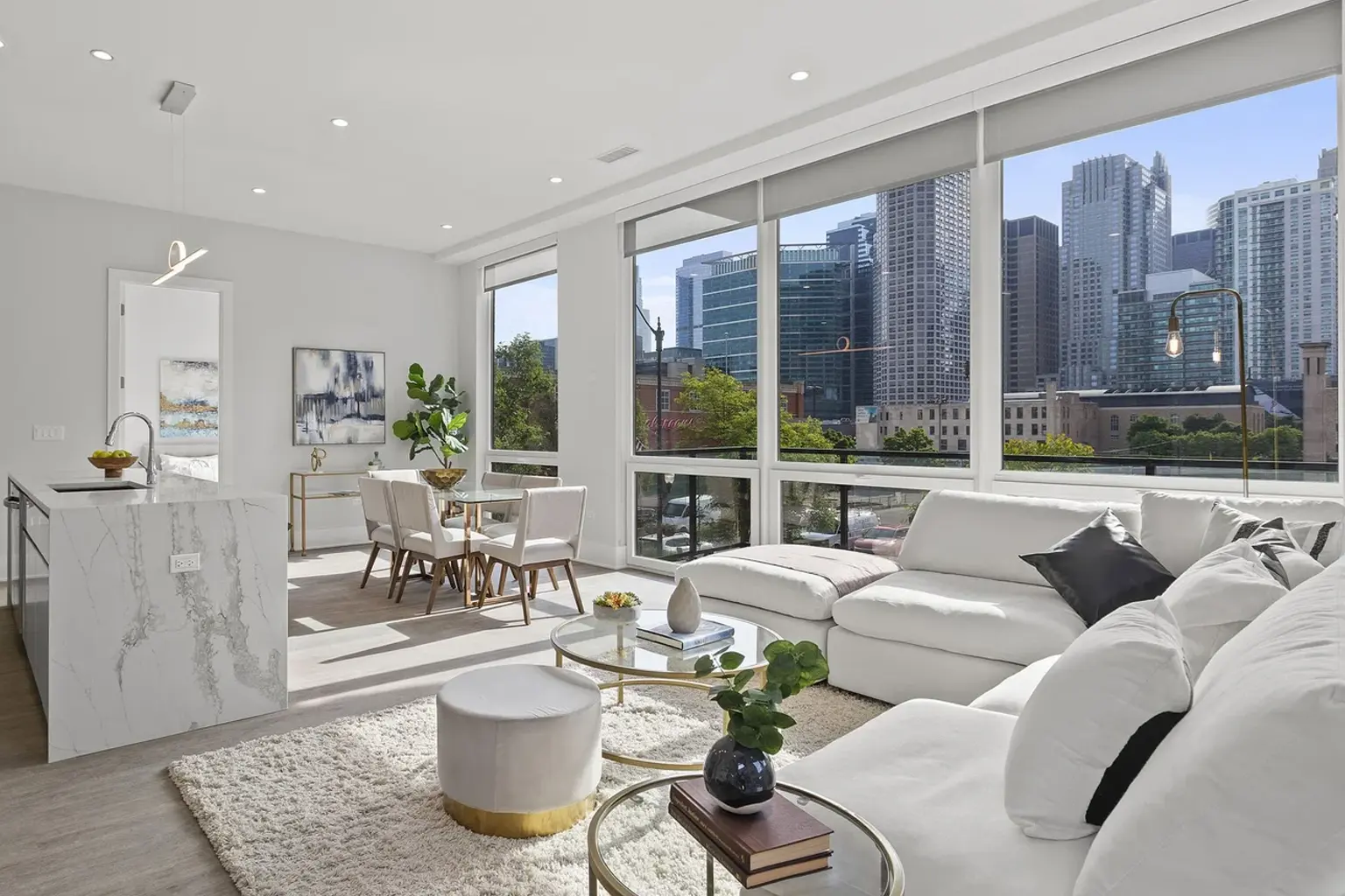 812 W. Adams apartment interior